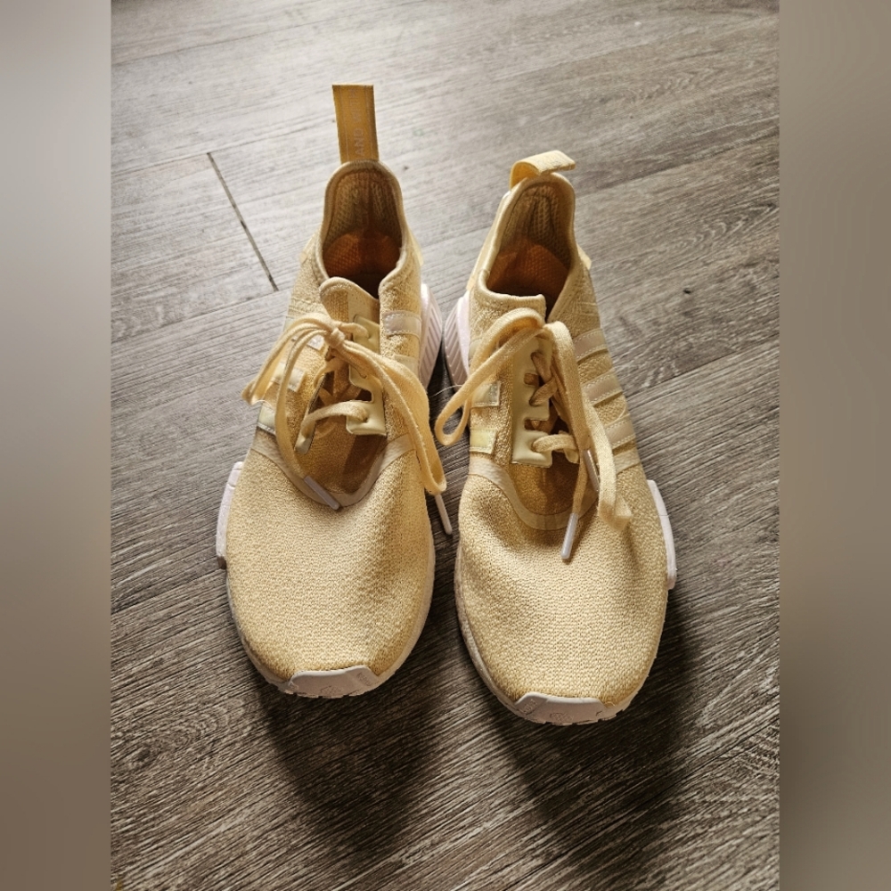 Women's yellow Adidas sneakers size 8